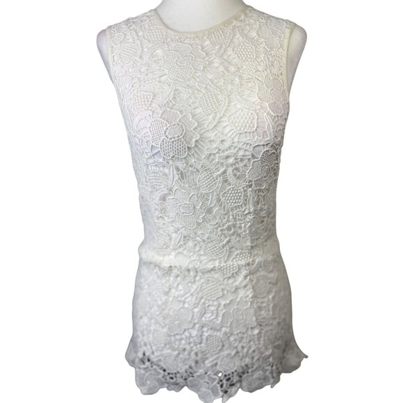 CAbi Size XS White Lace Sleeveless Top With Floral Design & Back Zipper - Picture 2 of 12